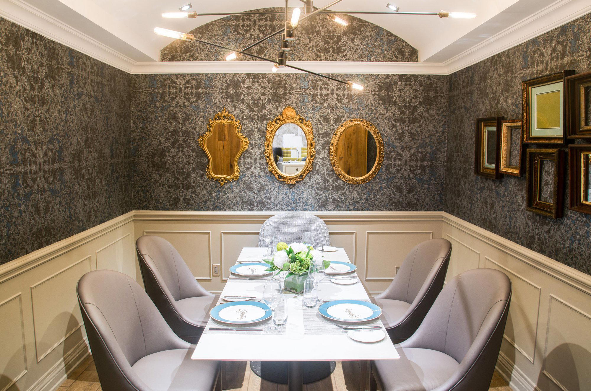 Signatures Restaurant restaurant in Toronto, Canada