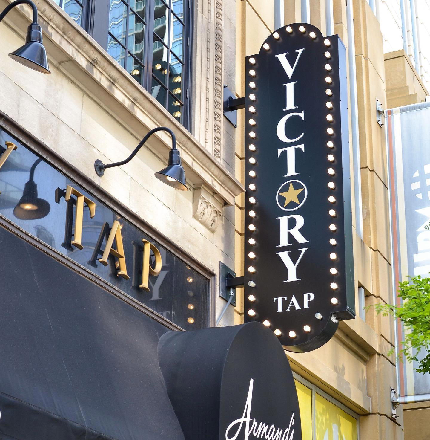 Victory Tap restaurant in Chicago, United States