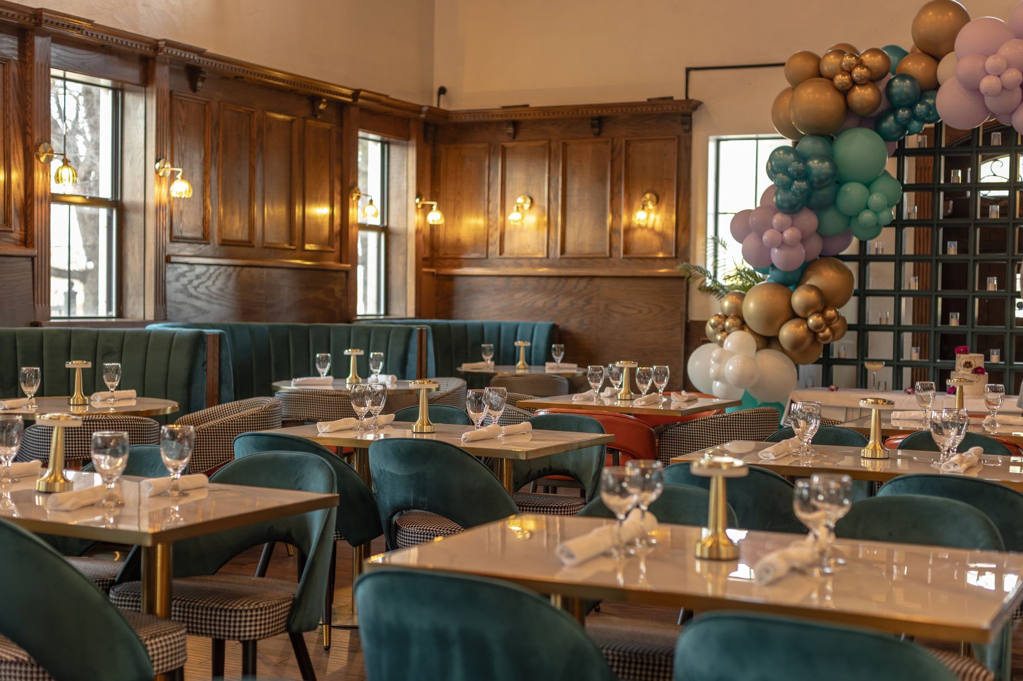 Arôme Caribbean Fusion & Lounge