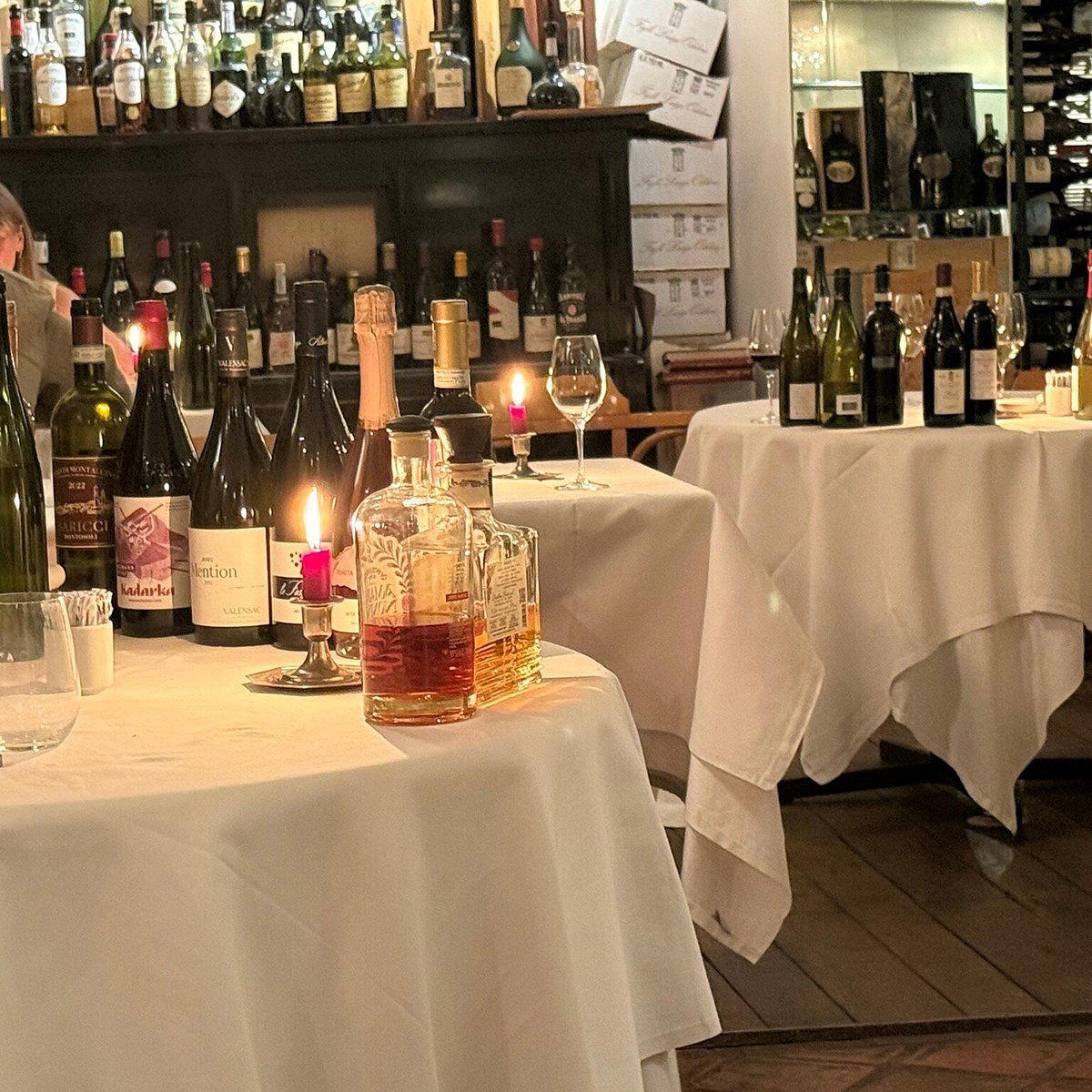 De Utrechtsedwarstafel restaurant in Amsterdam, Netherlands