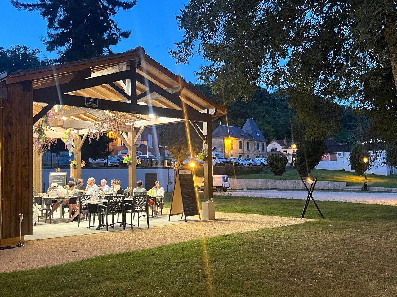 La Guinguette d'Aujourd'hui restaurant in Creysse, France