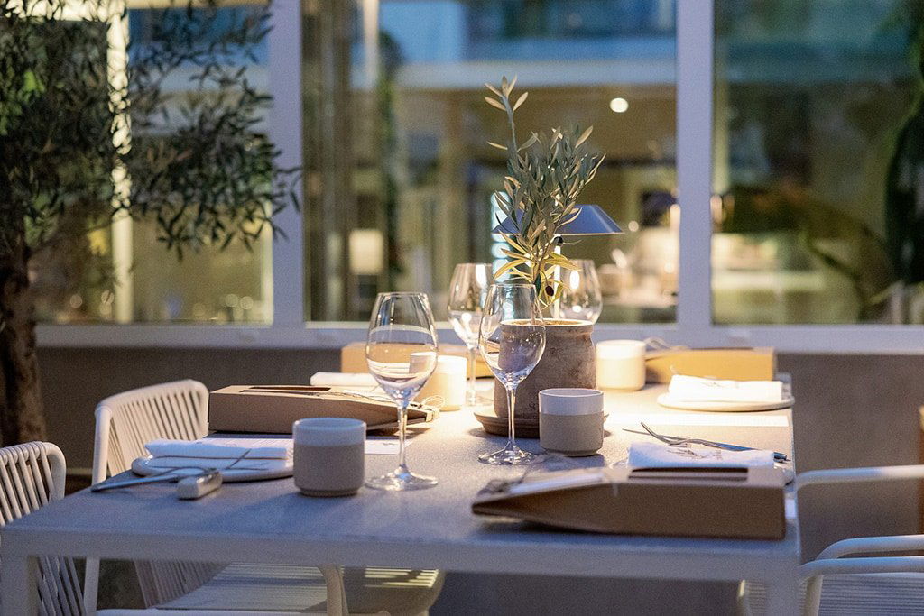 zohόs, Restaurant in Athens