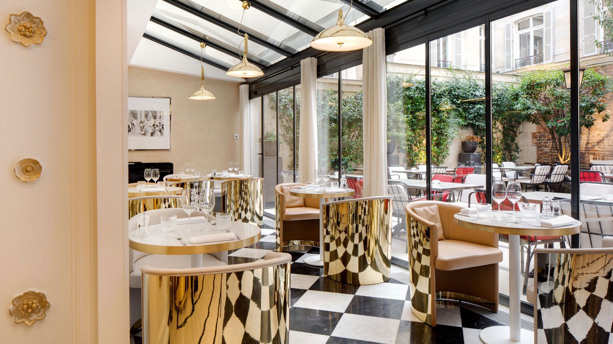 99 Haussmann, Restaurant in Paris