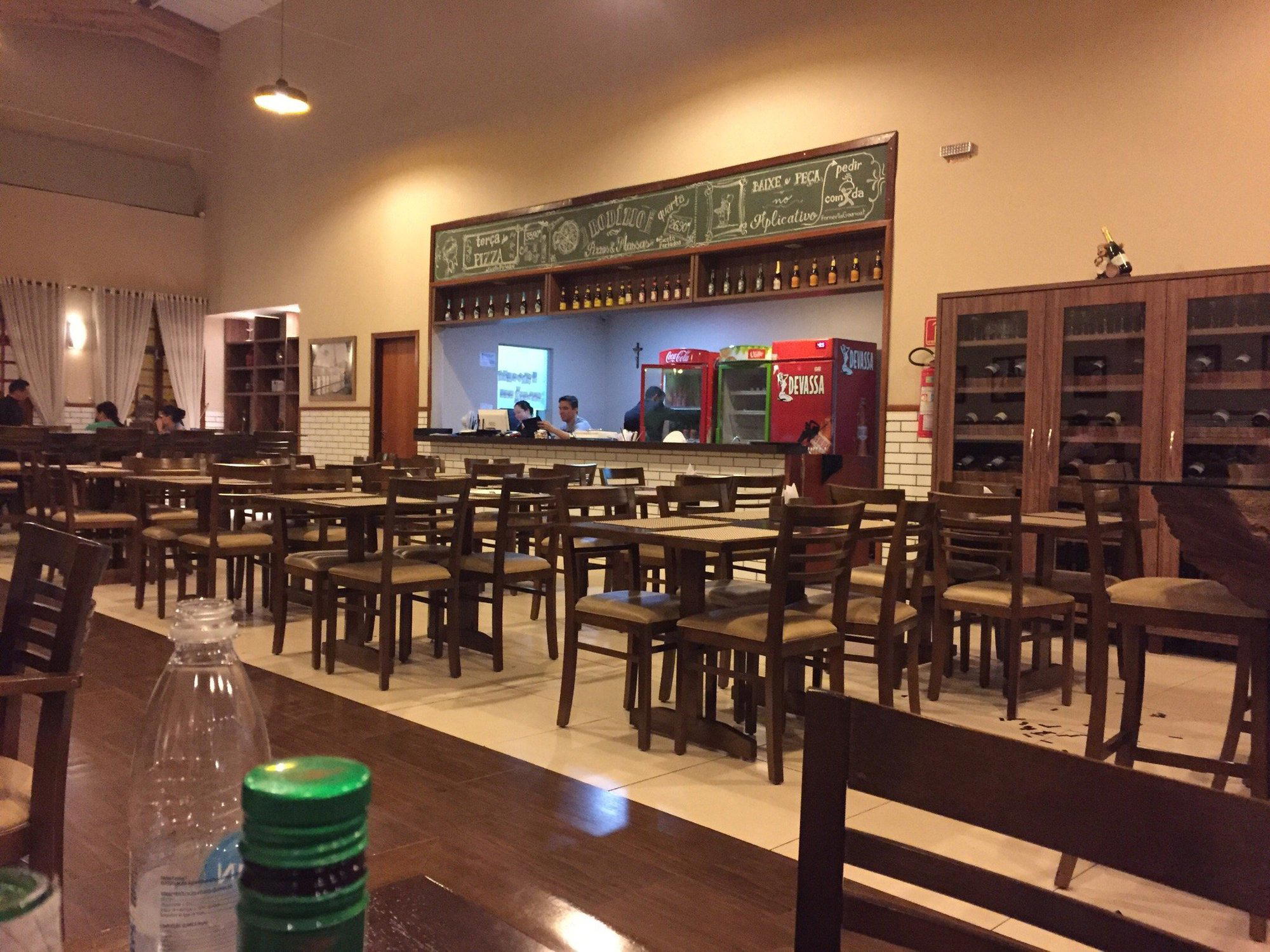 Gud Gulla Pizzaria restaurant in Imperatriz, Brazil