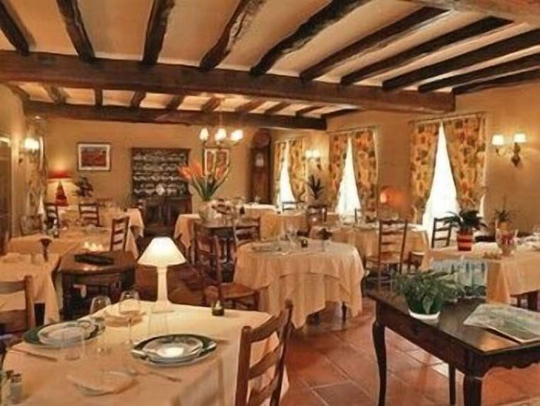 Auberge de la Rivière, Restaurant in Velluire