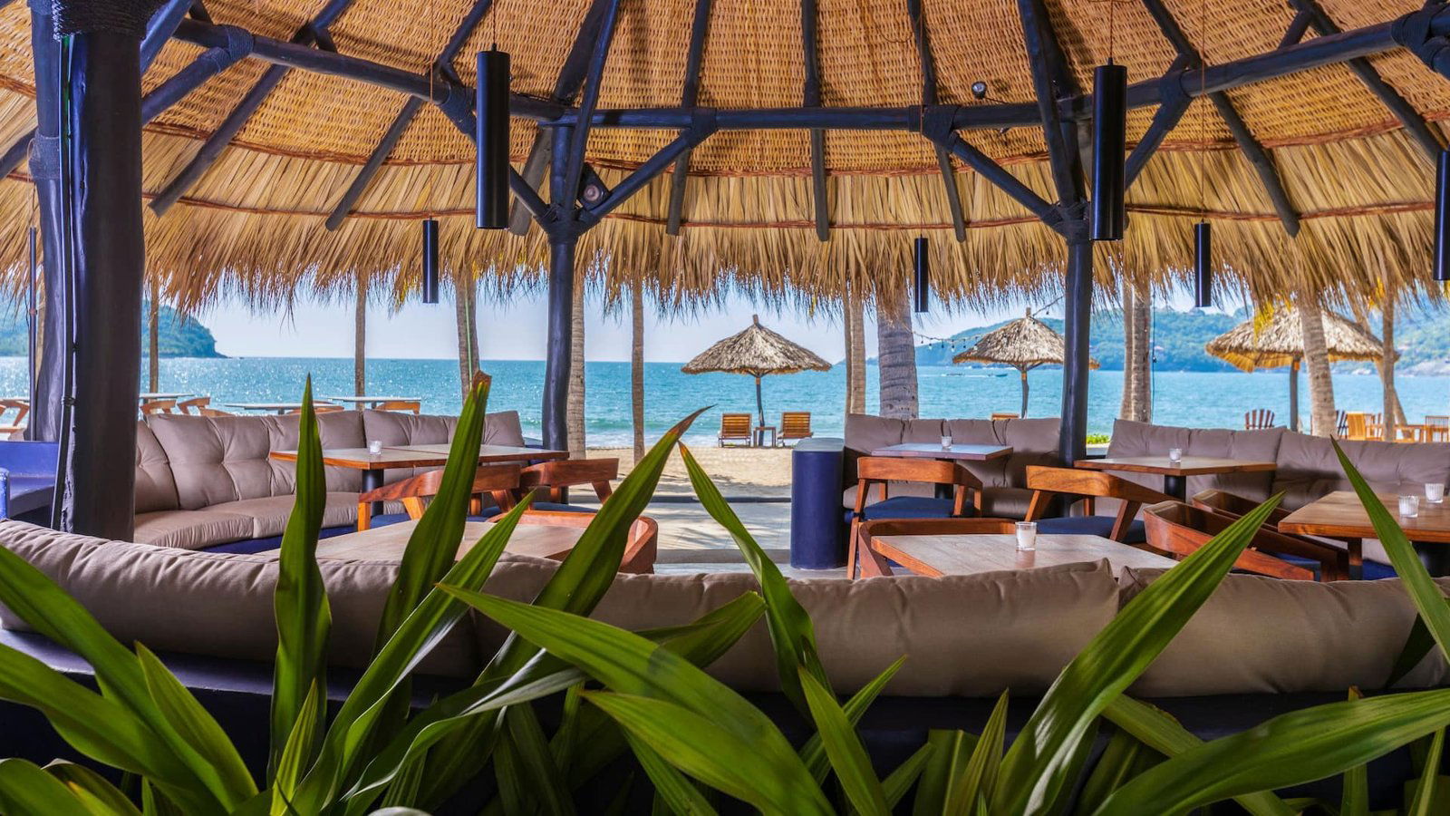 Playa la Ropa restaurant, Restaurant in Zihuatanejo