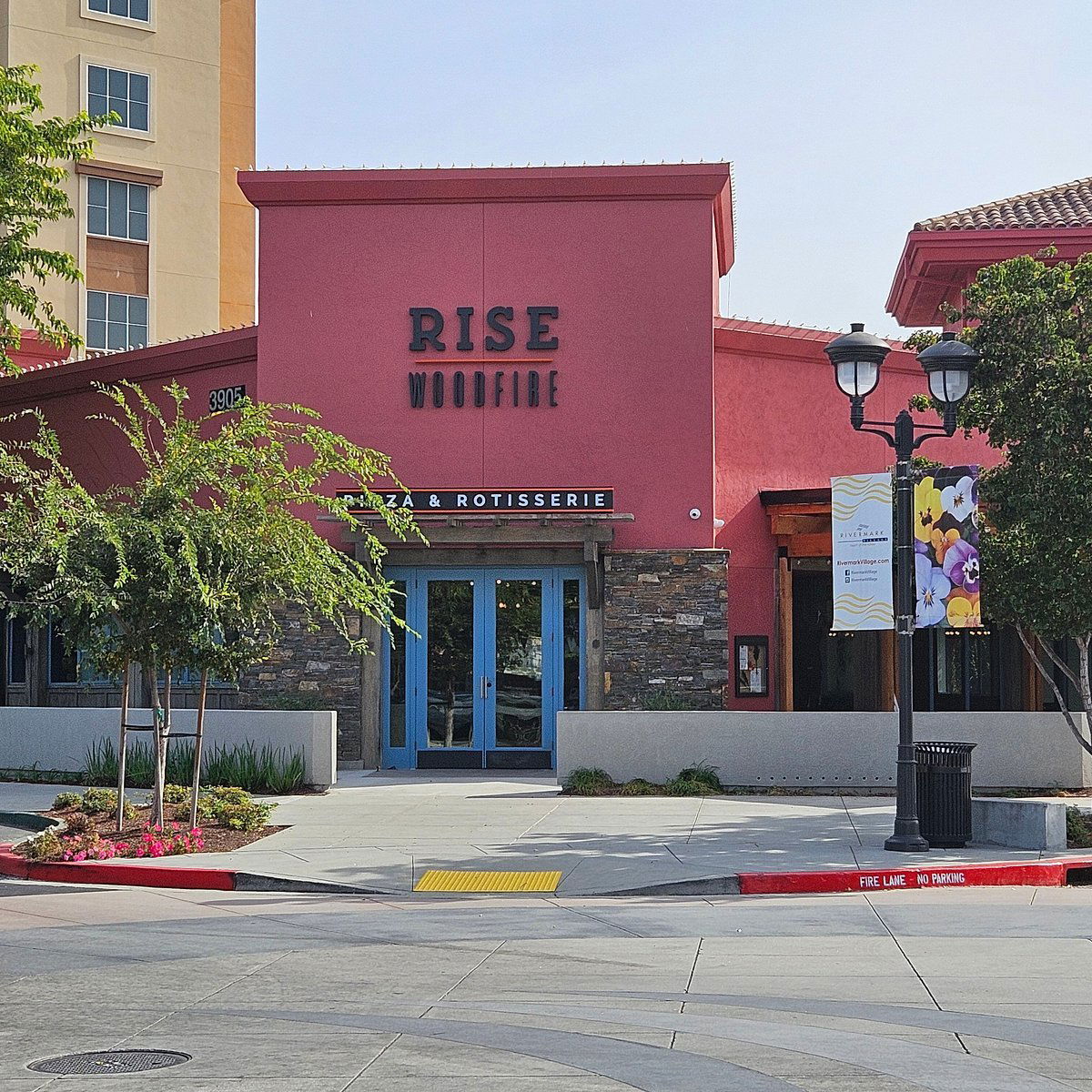 Rise Woodfire Pizza & Rotisserie, Restaurant in Santa Clara