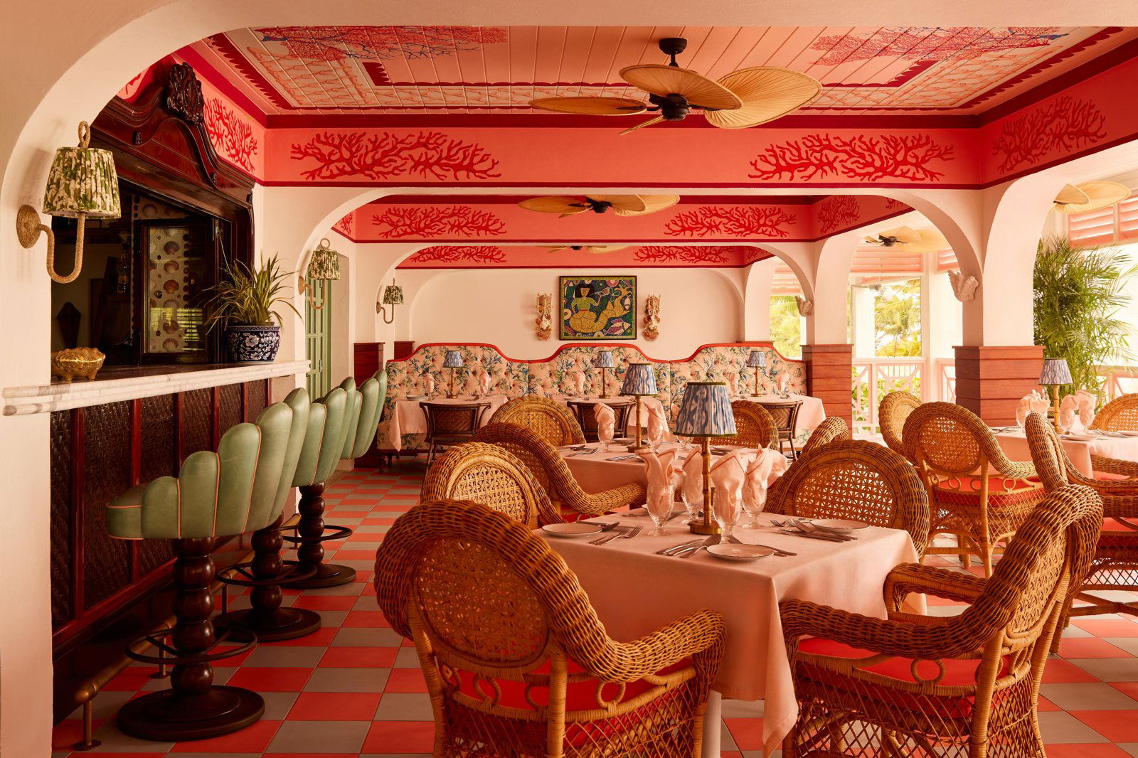 The Pink Mermaid, Restaurant in Dunmore Town