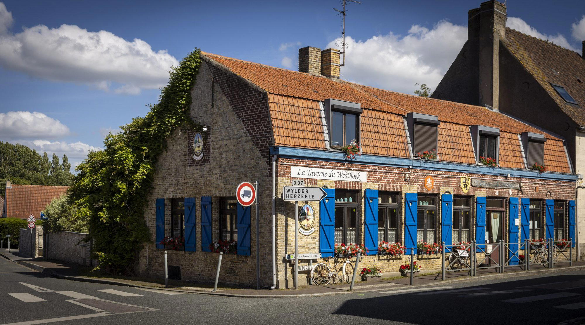 La Taverne du Westhoek restaurant in Quaedypre, France