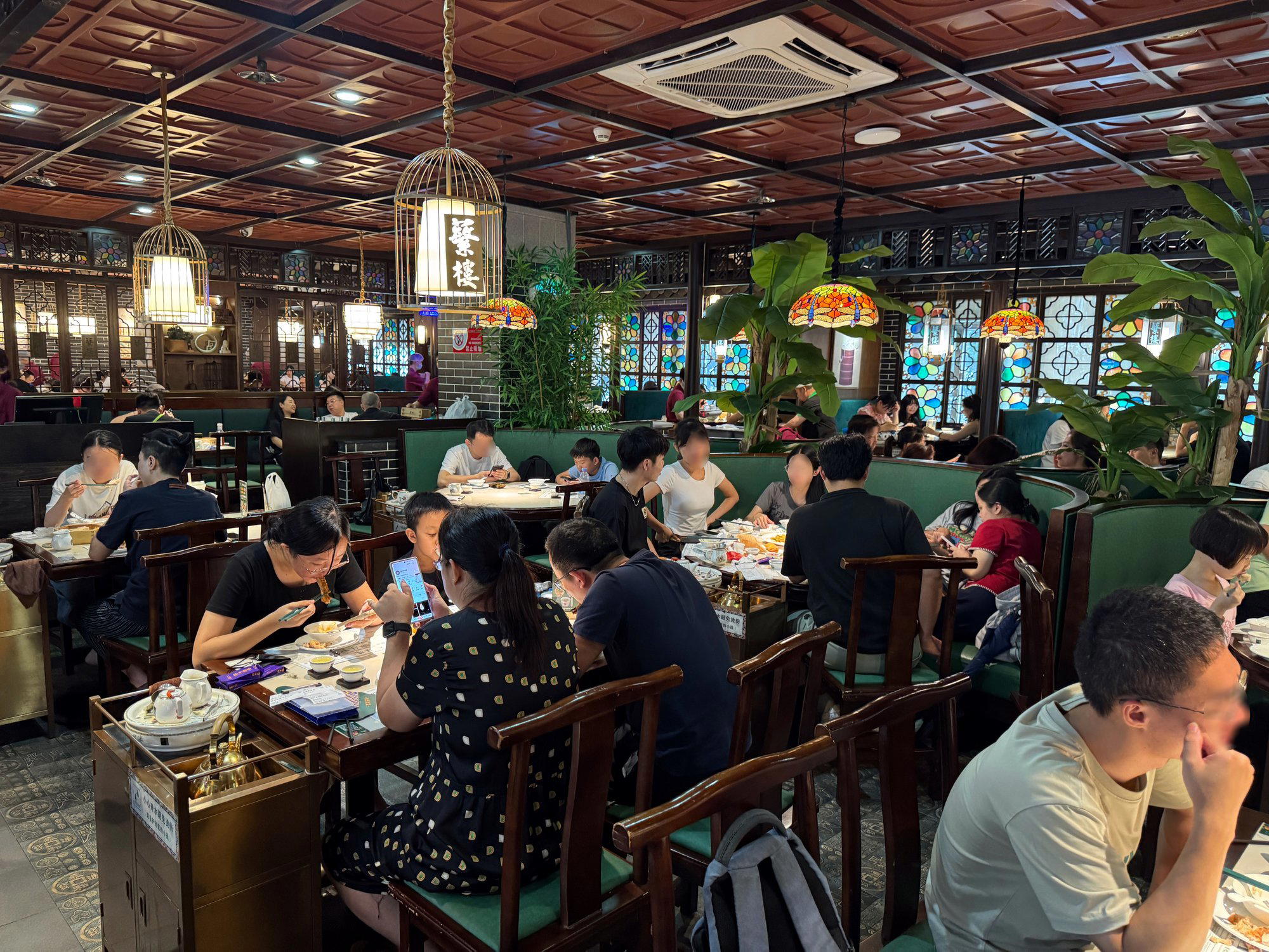 Fami-Li-Hood Kitchen 家里人 restaurant in Huairou, China