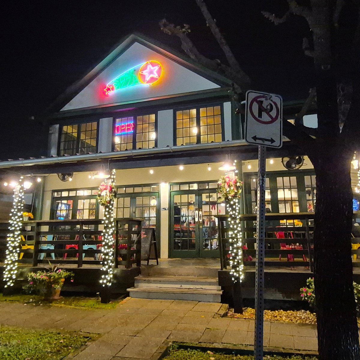 Star Pizza restaurant in Houston, United States