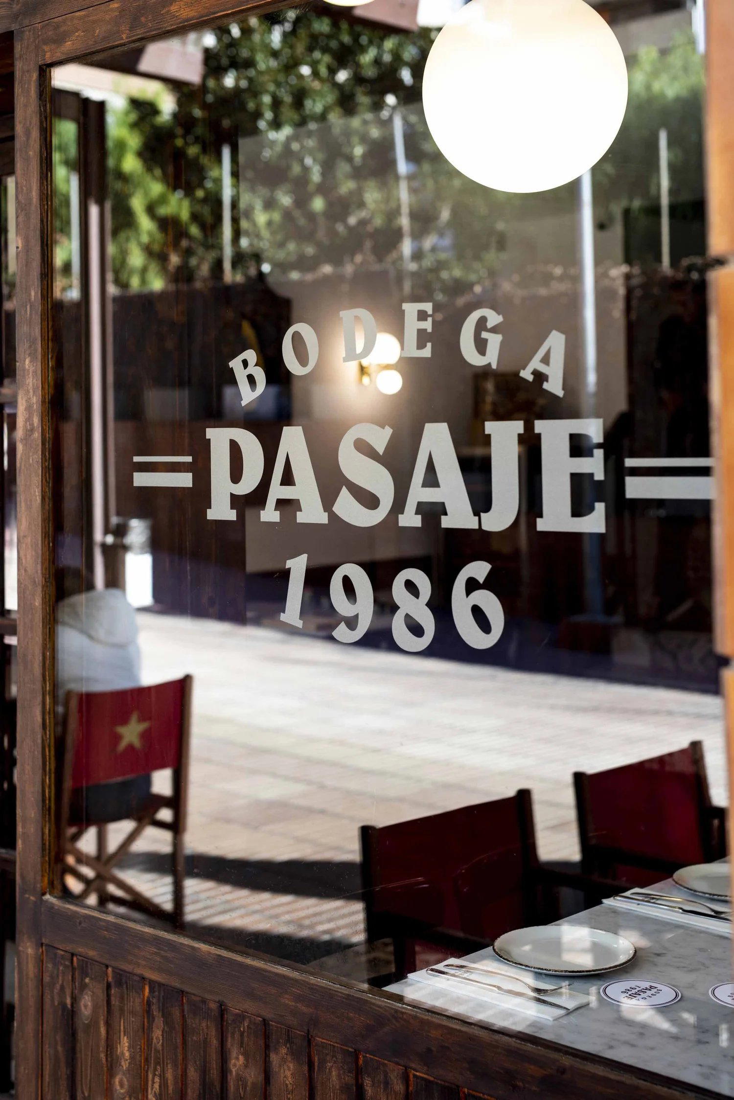 Bodega Pasaje 1986 restaurant in Barcelona, Spain
