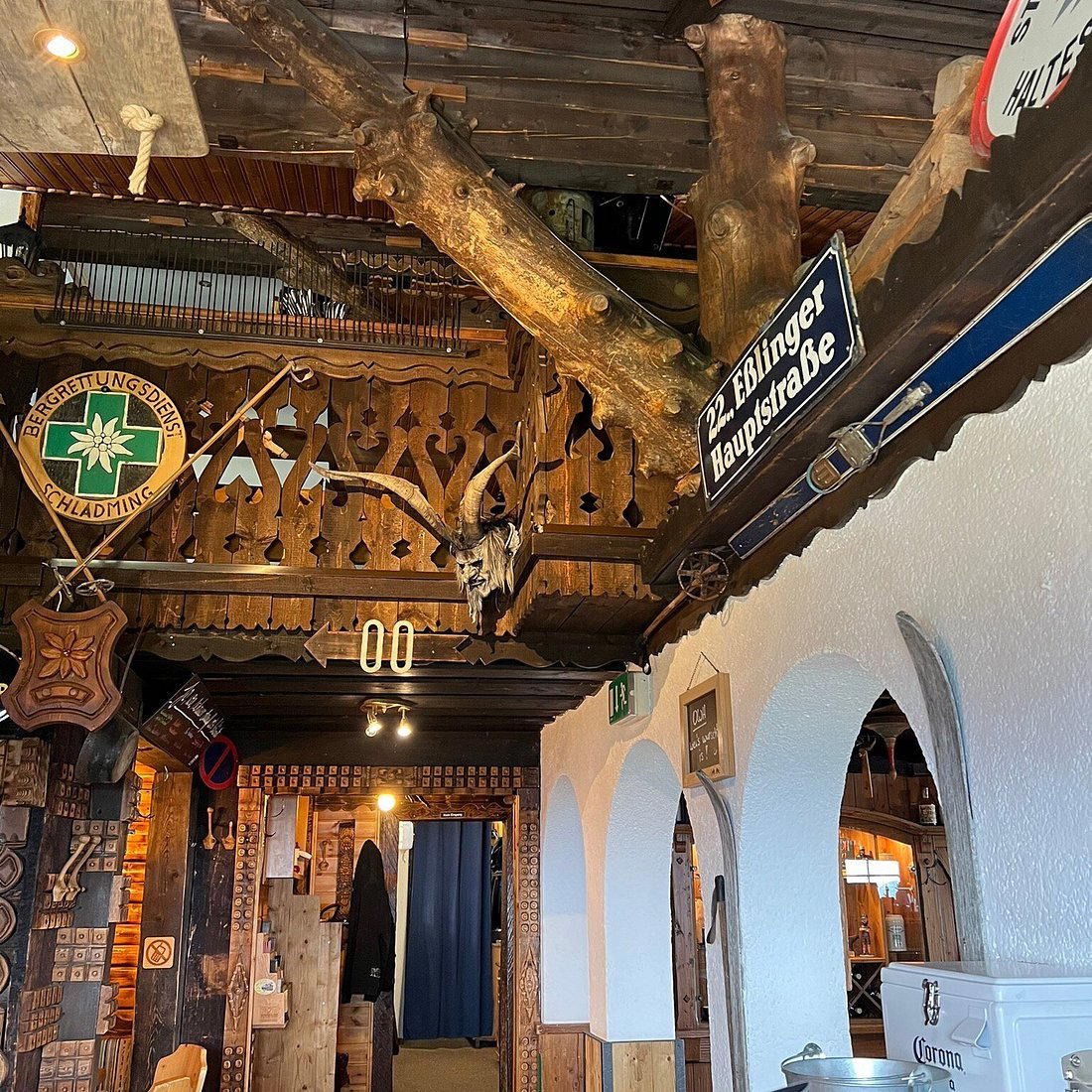 Onkel Willy's Hütte restaurant in Schladming, Austria