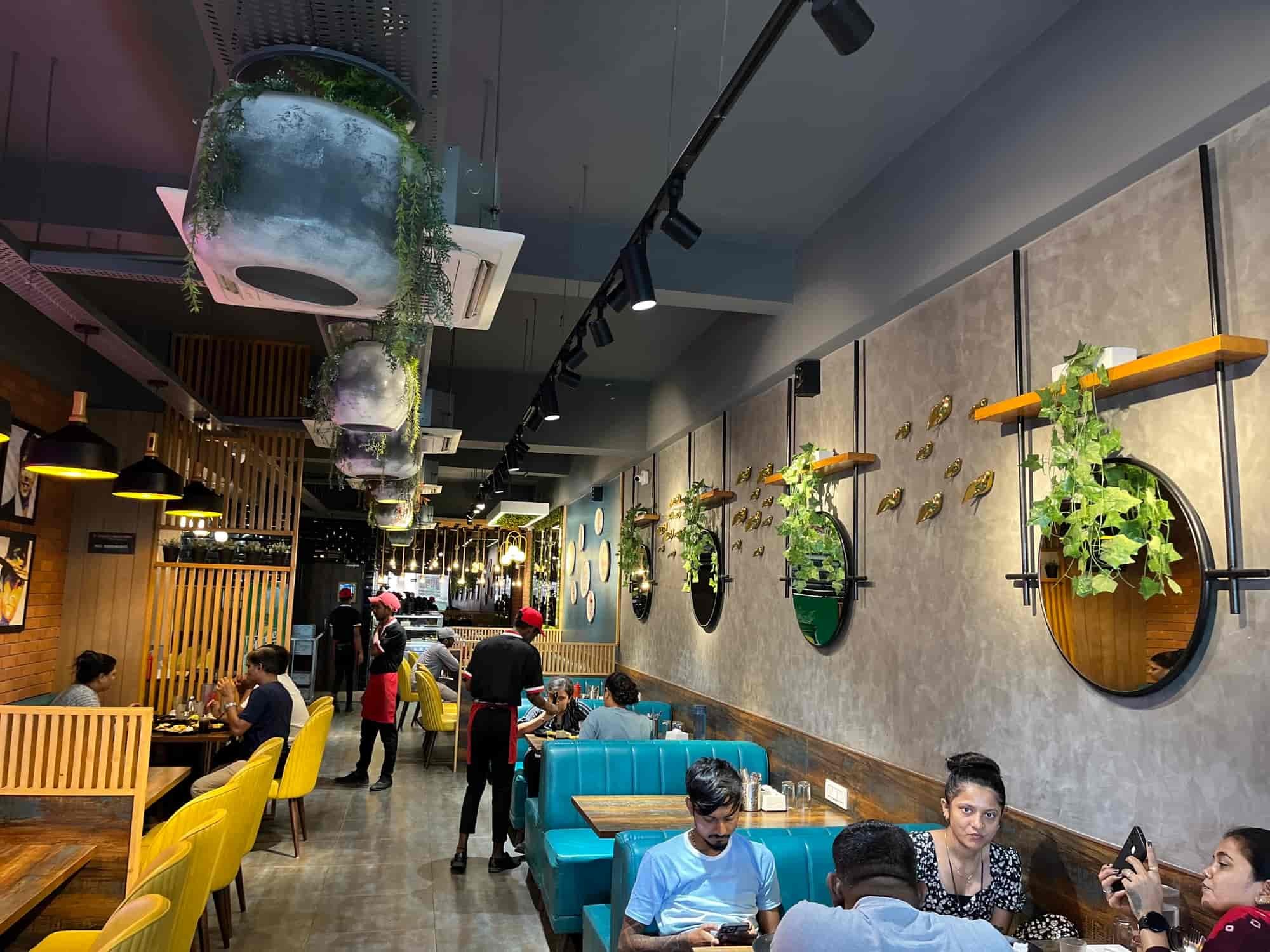 William John's Pizza Superlative Anand