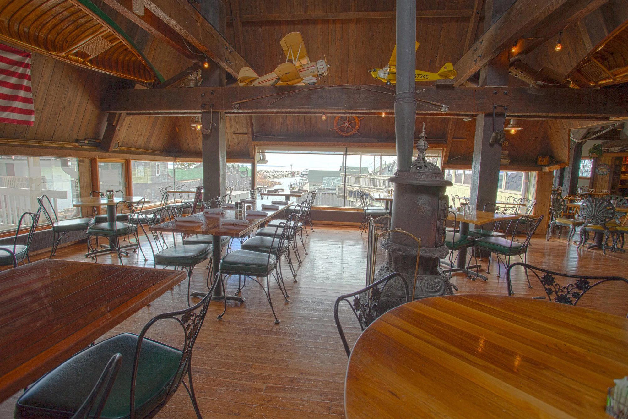 The Cove restaurant in Leland, United States
