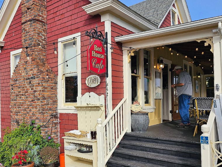 Red House Cafe, Pacific Grove, United States