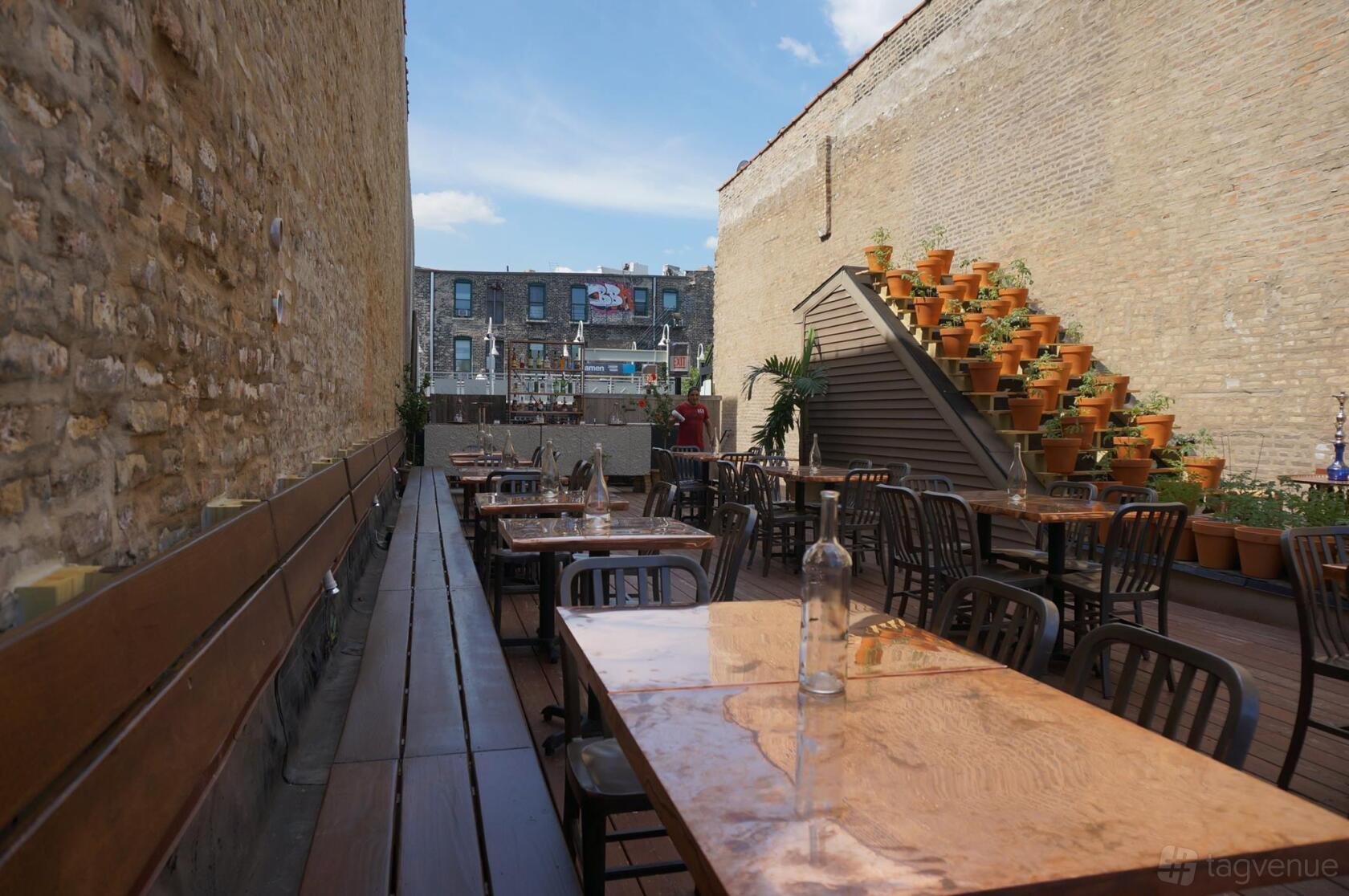 Taxim restaurant in Chicago, United States