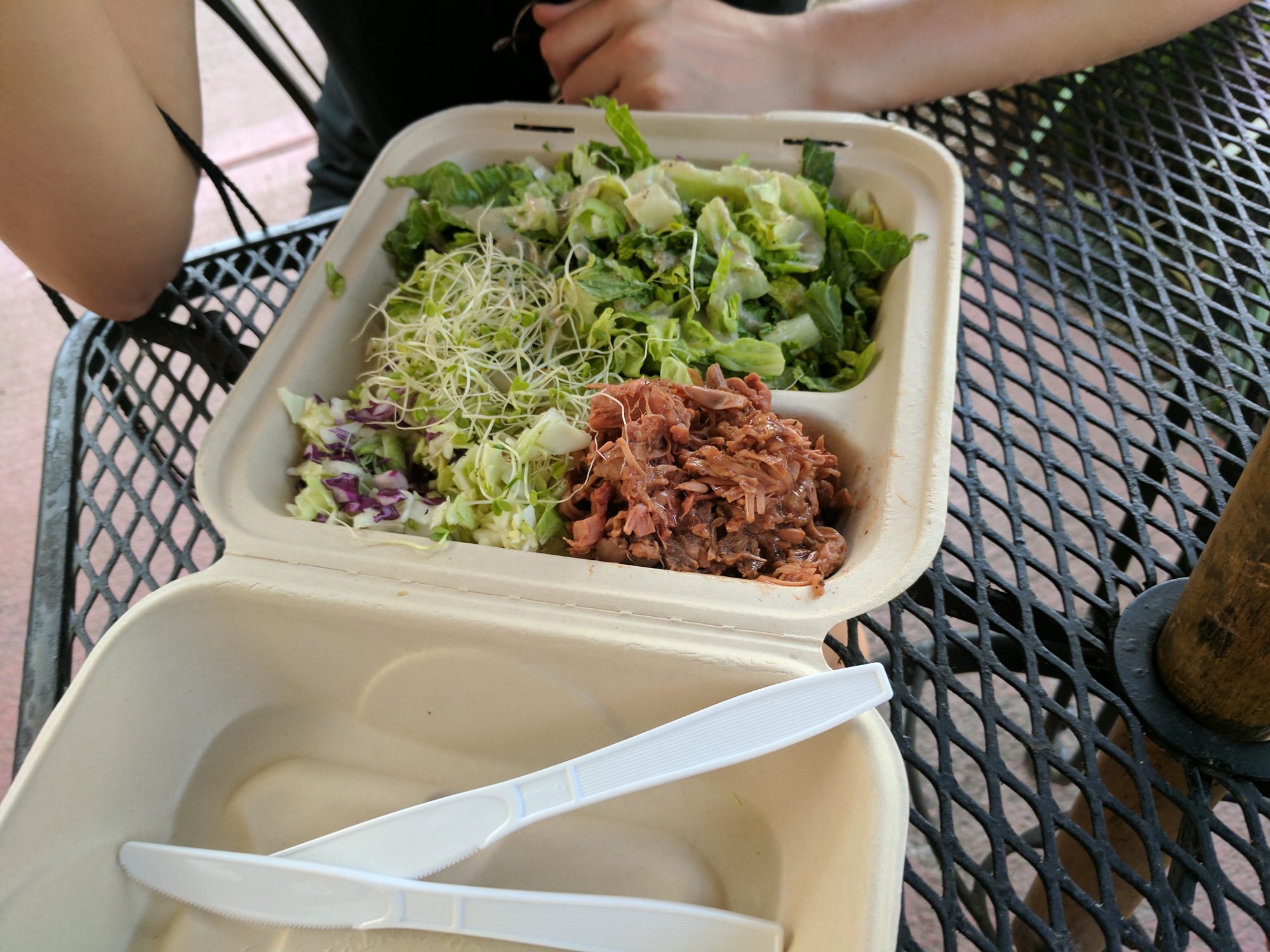 Da Bomb Grindz restaurant in Captain Cook
