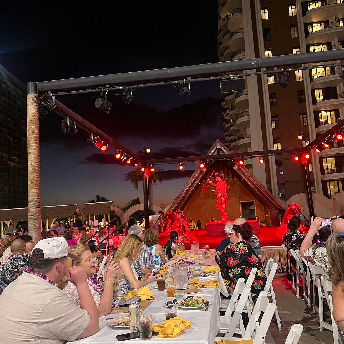 Waikiki Starlight Luau, Restaurant in Urban Honolulu
