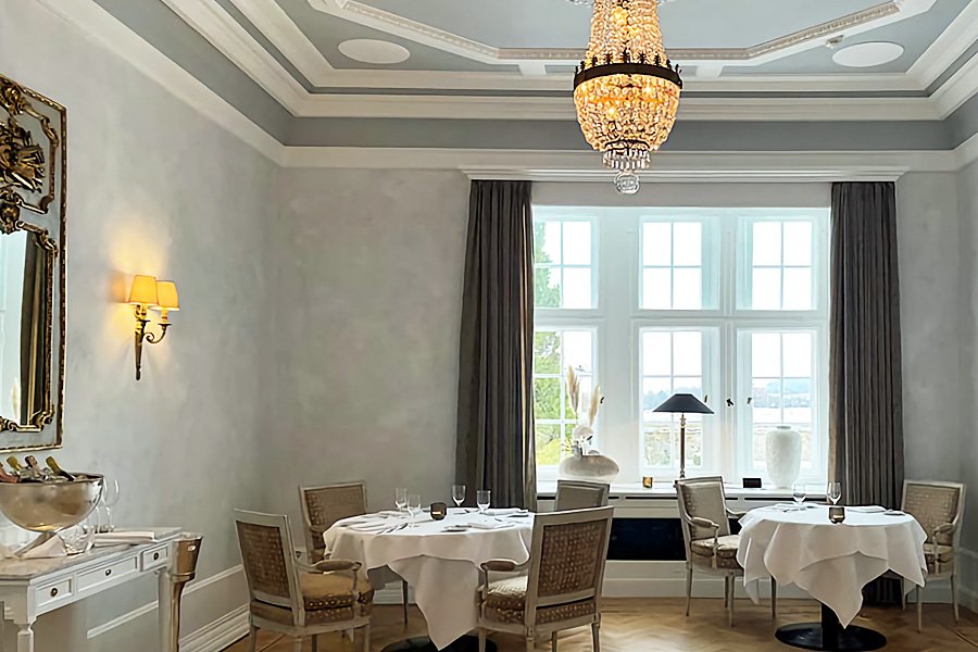 1570 - CASUAL FINE DINING
