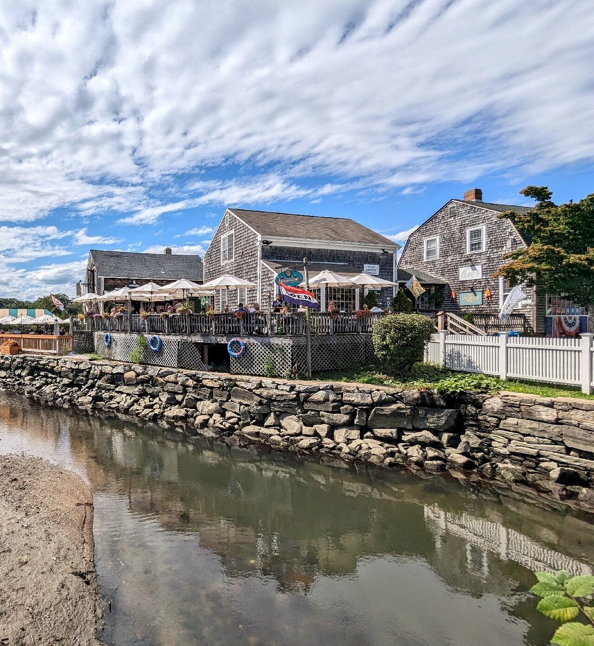 Tavern by the Sea restaurant in North Kingstown, United States