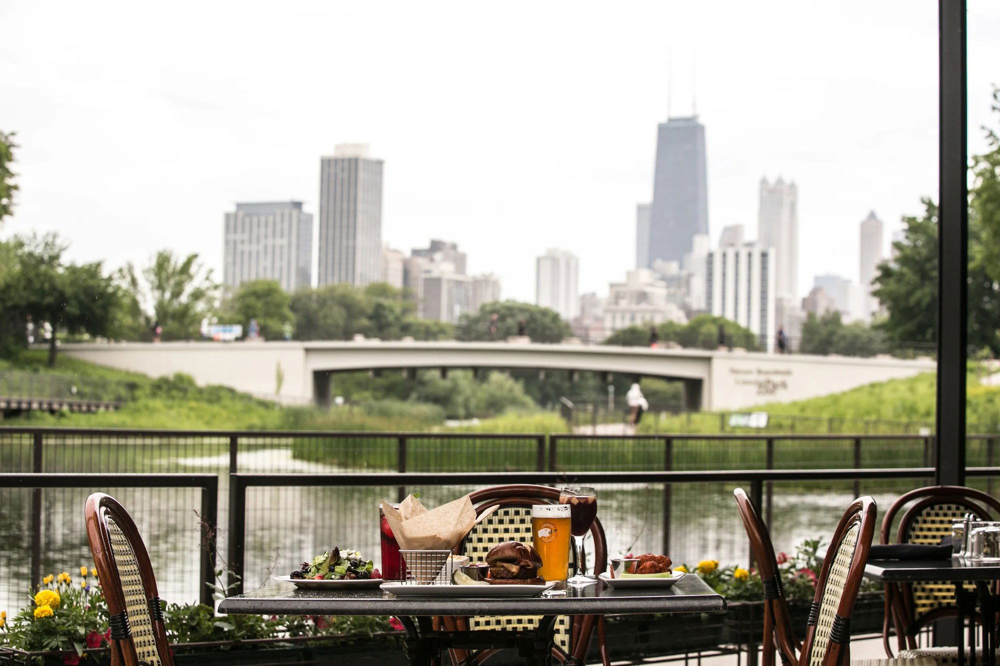 The Patio at Cafe Brauer, Restaurant in Chicago