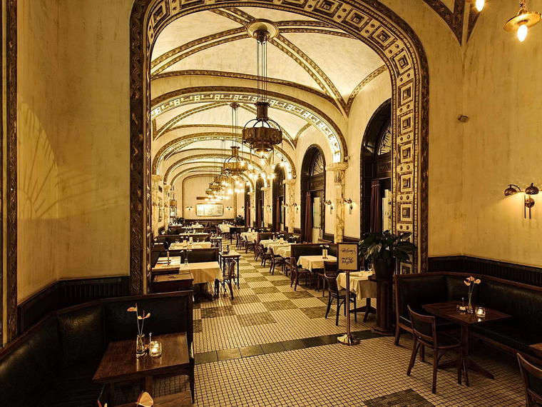 Callas, Budapest, Hungary
