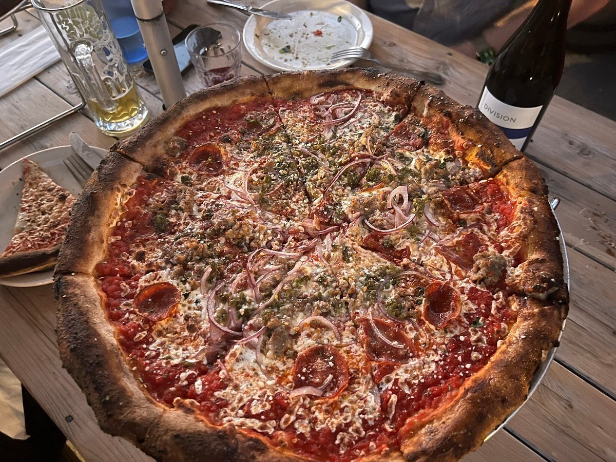 Smith & Lentz Brewing & Pizza restaurant in Nashville, United States