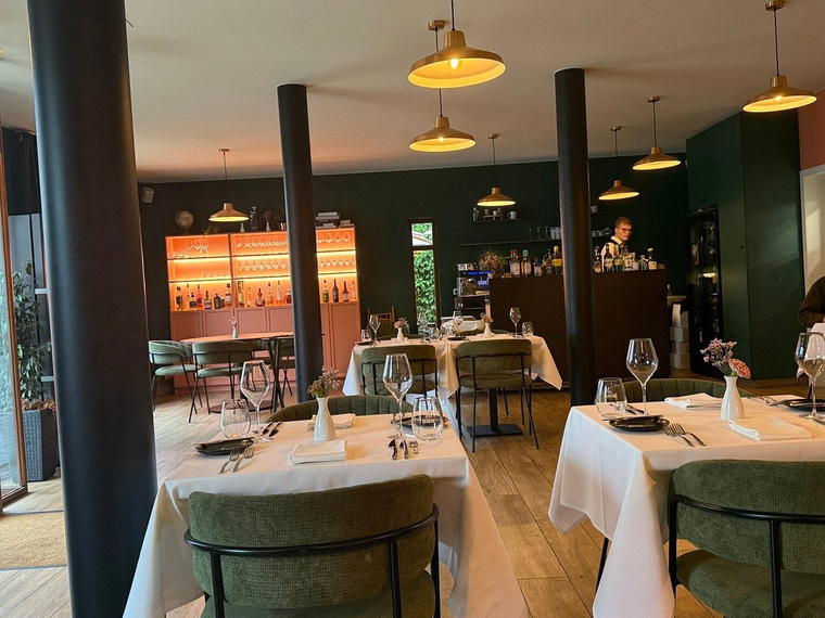 La table de Jeanne, Silly, Belgium
