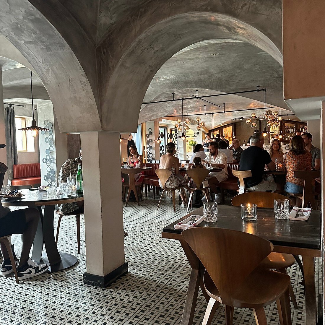 7 Enoteca restaurant in Oakville, Canada