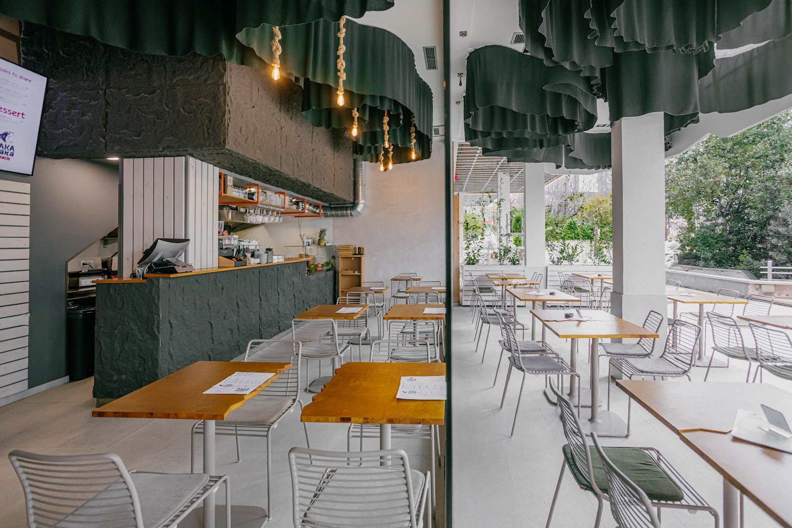MakaMaka Acai & Poke Bar, Restaurant in Split