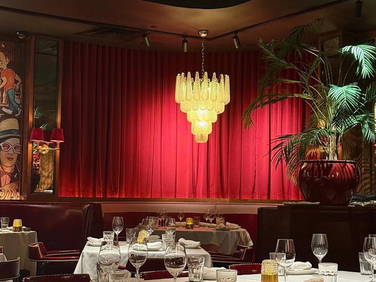 Drake's Hollywood, Houston, United States