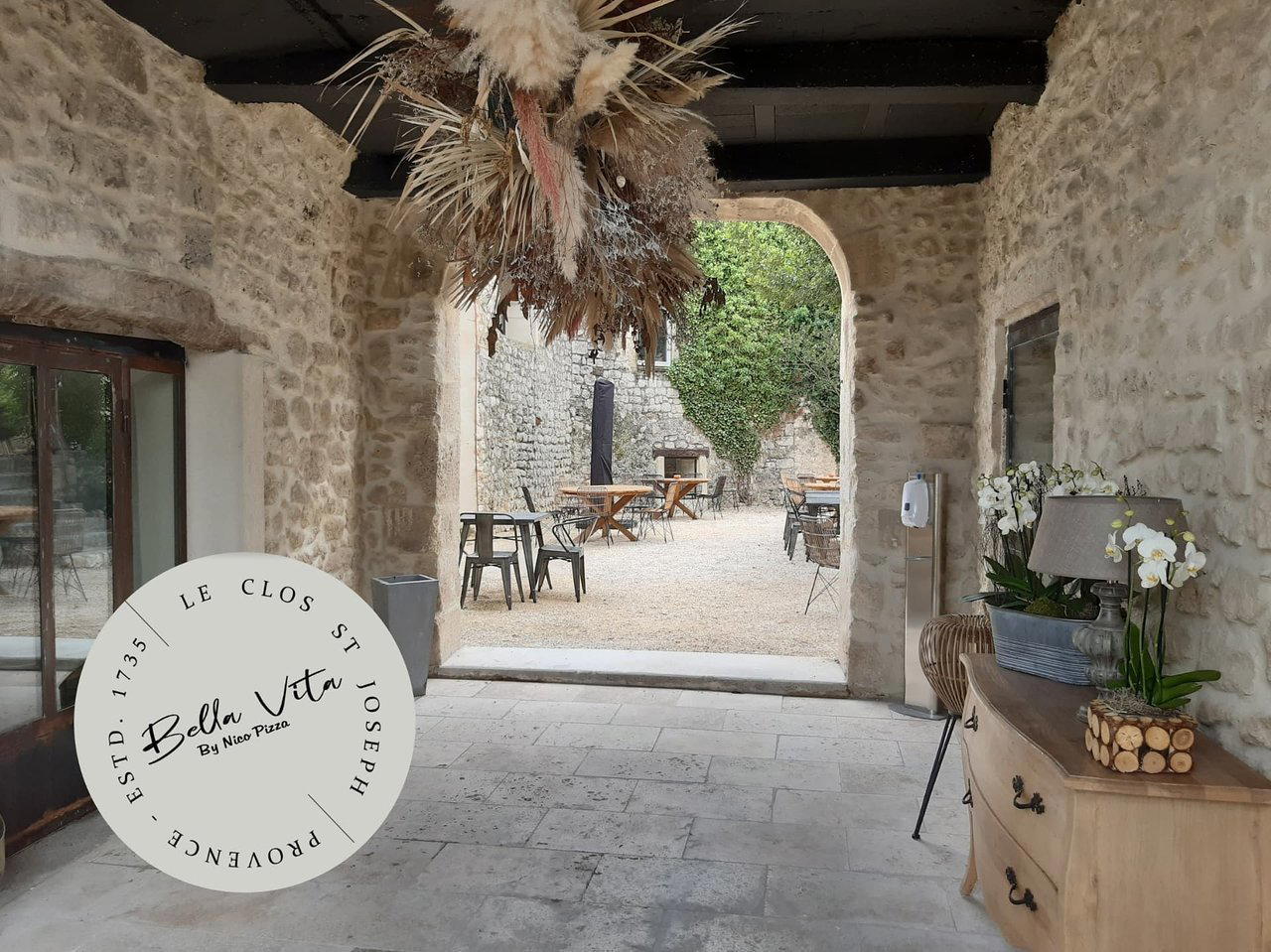 Le Clos restaurant in La Garde Adhemar, France