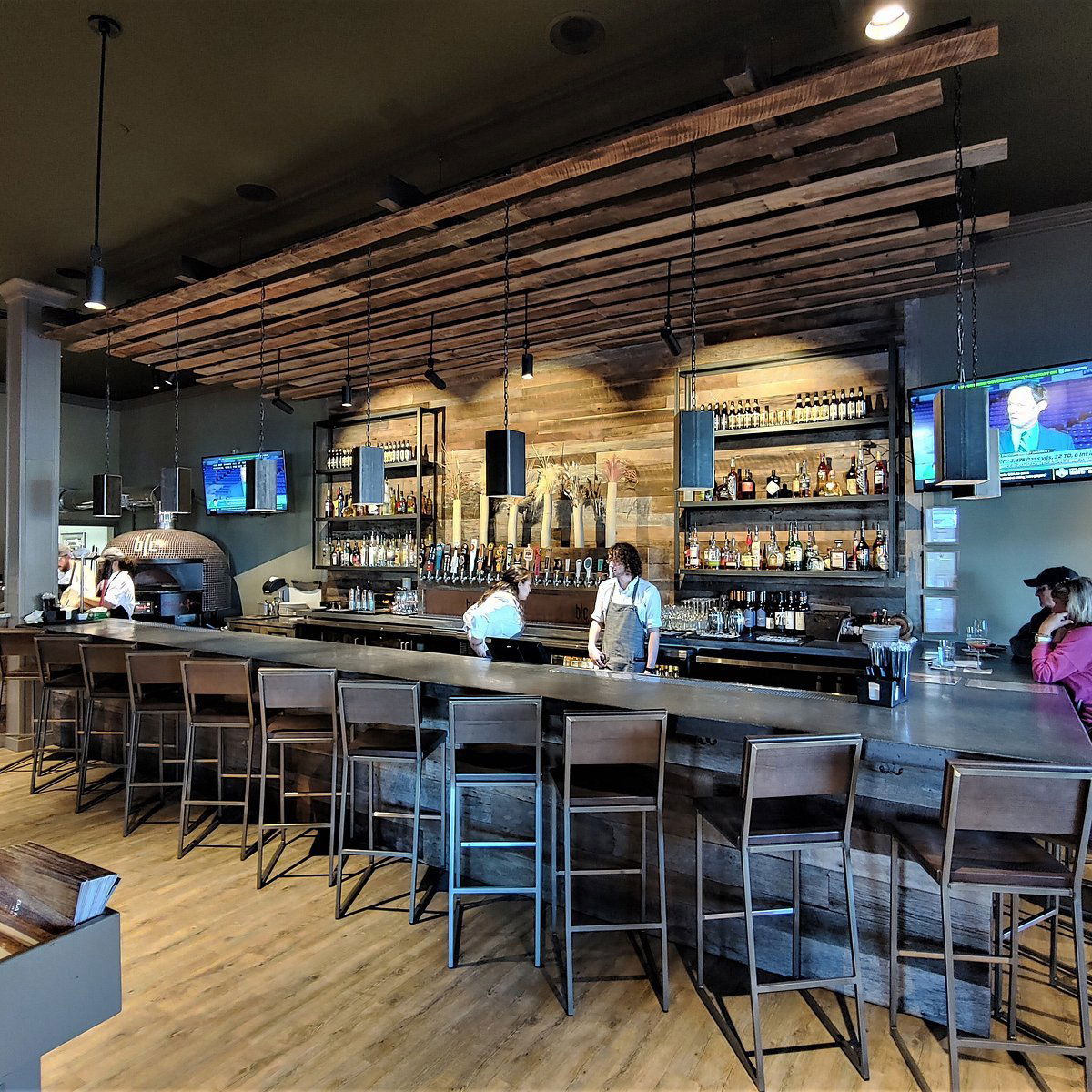 Baker's Crust Artisan Kitchen, Restaurant in Virginia Beach