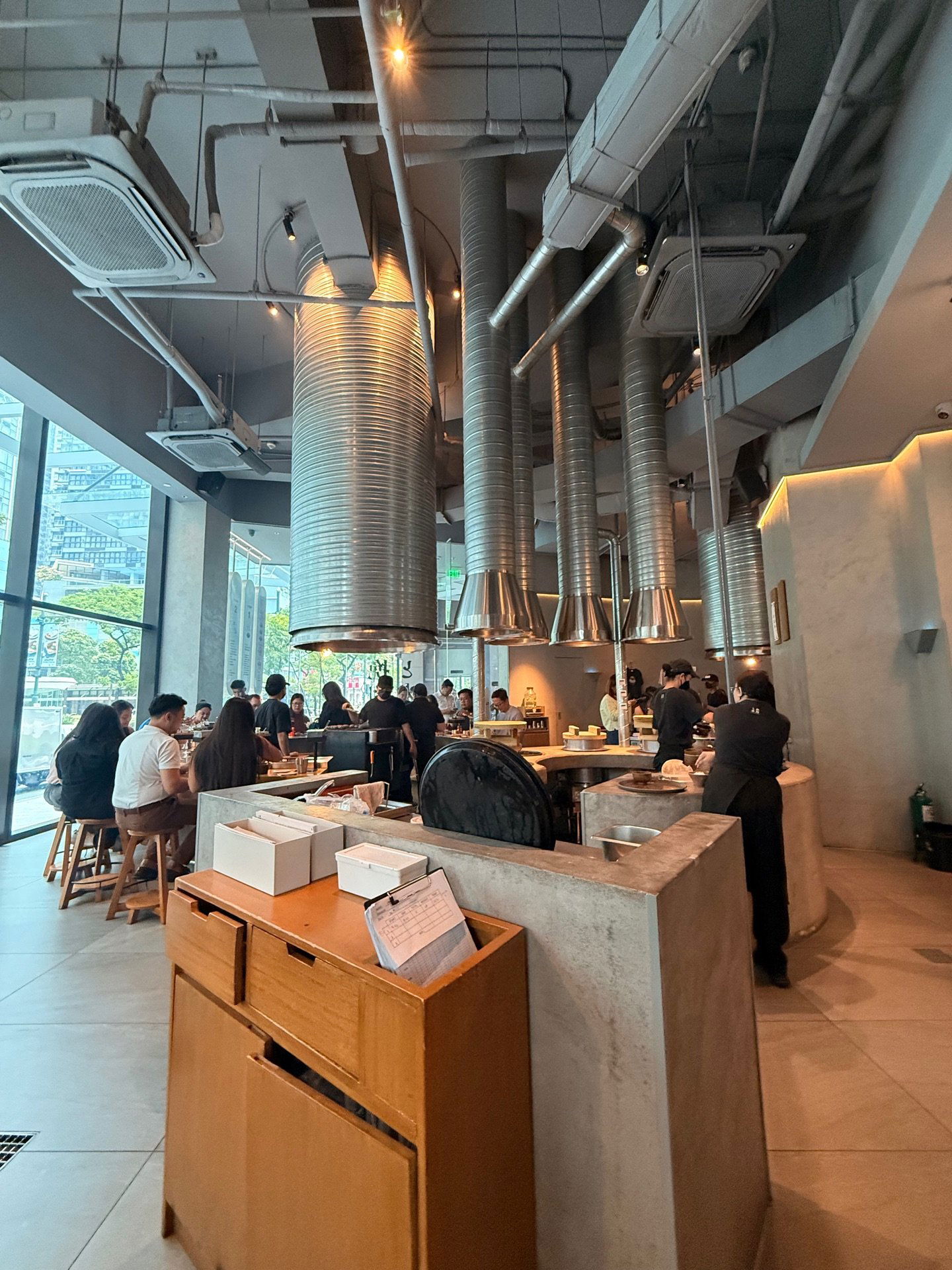 Hikiniku to Come Uptown Mall, Restaurant in Taguig
