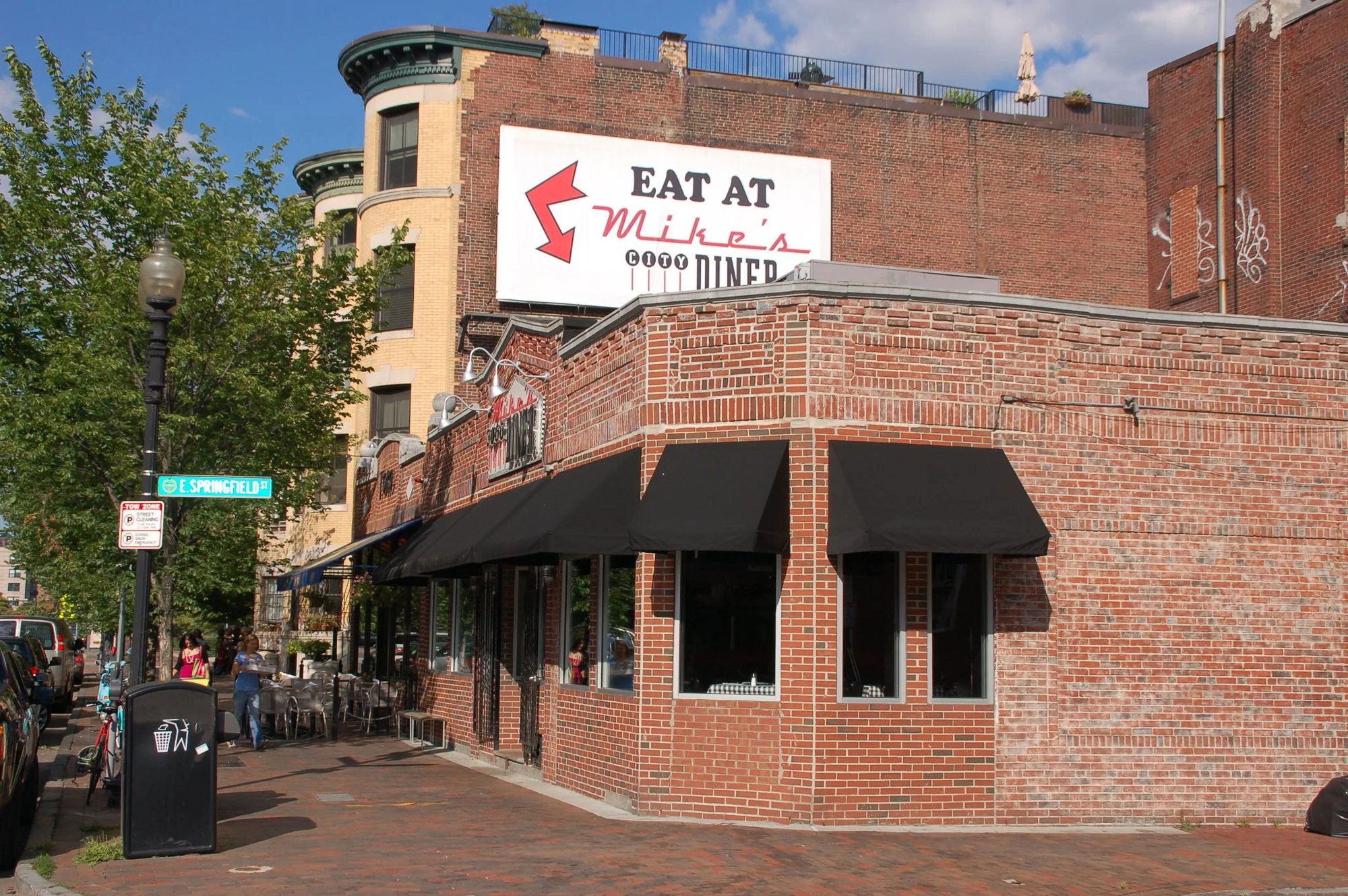 Mike's City Diner, Restaurant in Boston