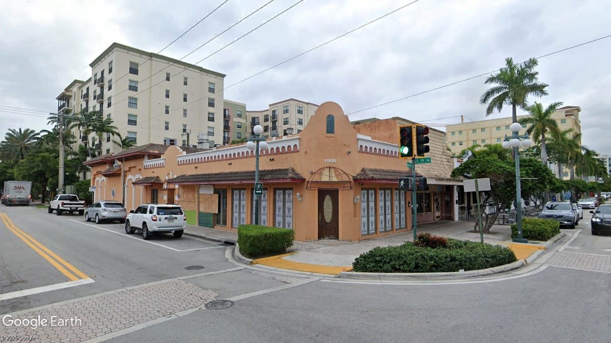 Blu Steakhouse restaurant in Hollywood, United States