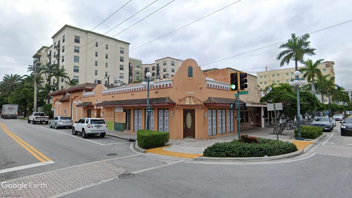Blu Steakhouse restaurant in Hollywood, United States