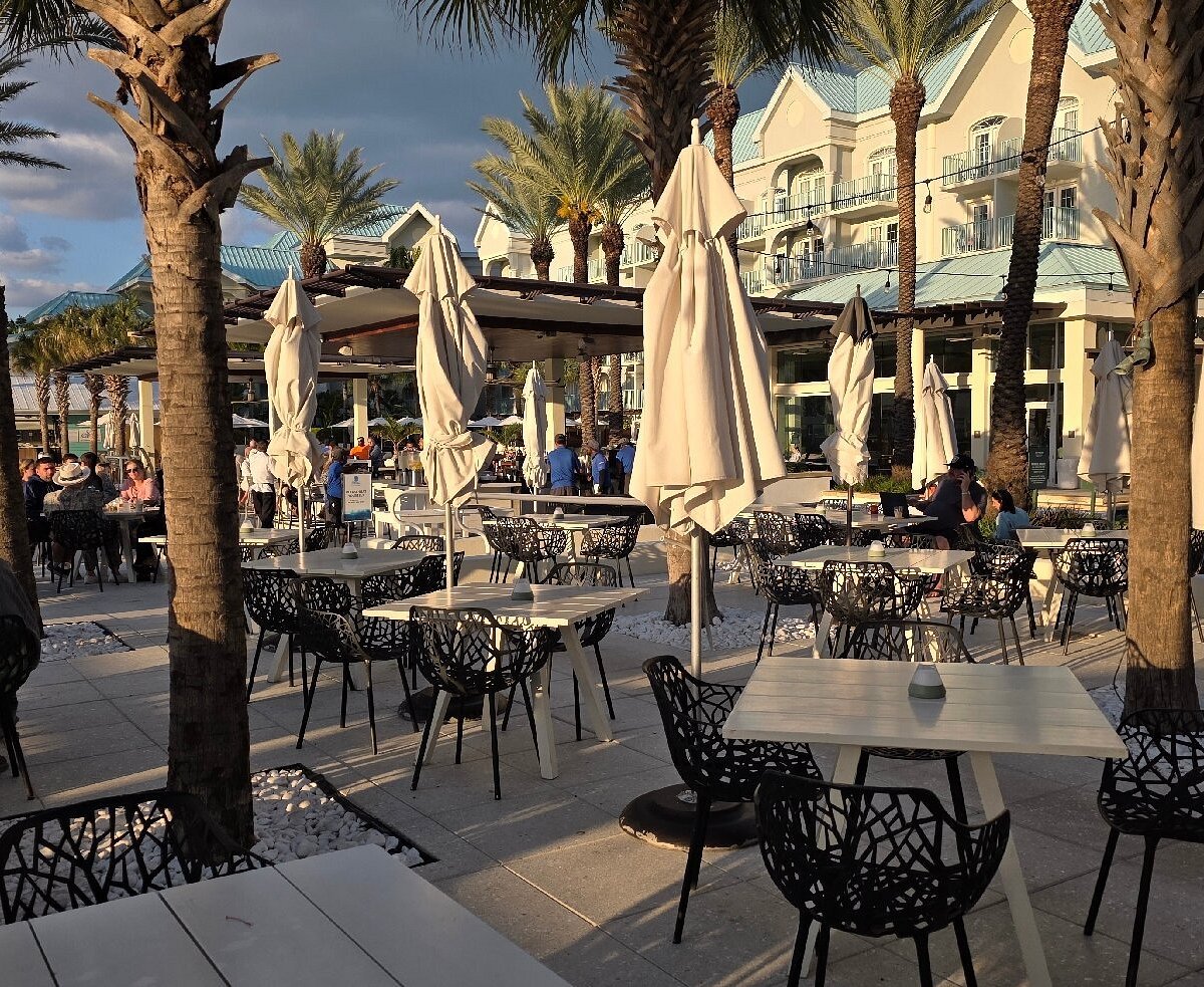 Tortuga Beach Grill & Bar