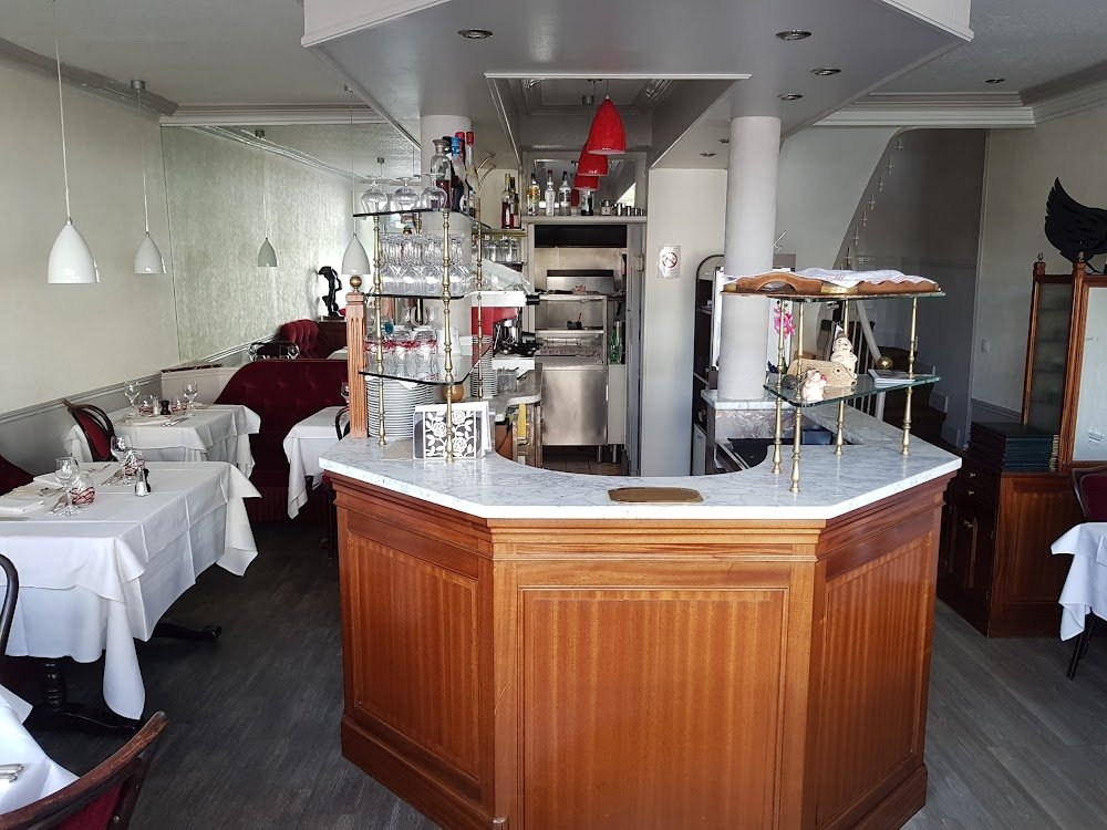 Les Gastronomes, La Bouille, France