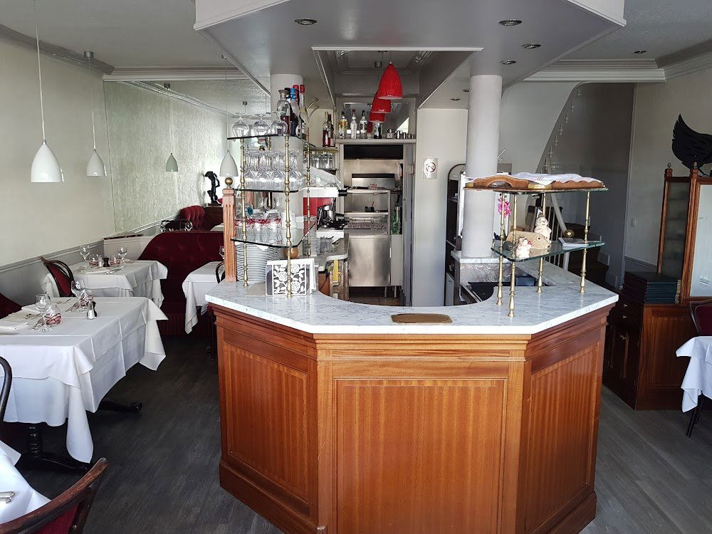 Les Gastronomes, Restaurant in La Bouille