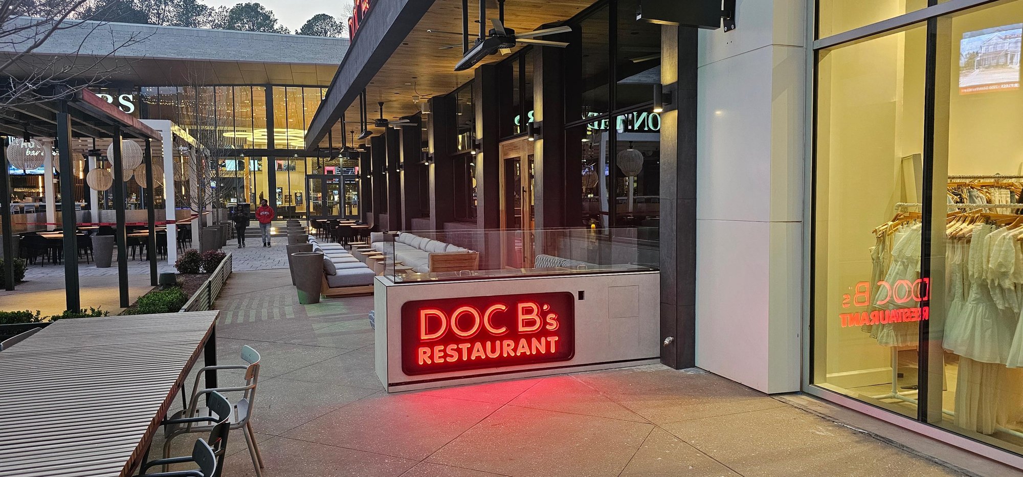Doc B’s Restaurant + Bar – Fenton