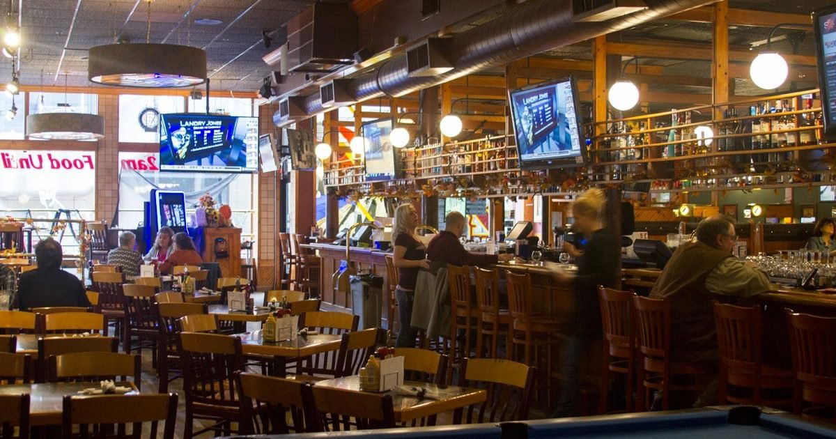 Z's Bar & Restaurant, Restaurant in Grand Rapids