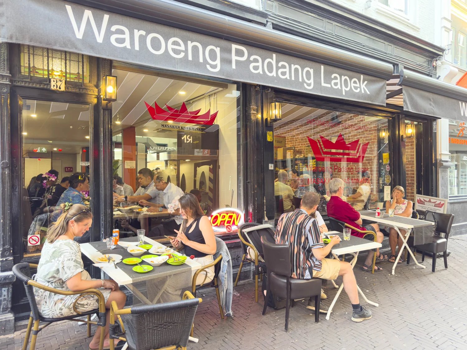 Waroeng Padang Lapek restaurant in Den Haag, Netherlands