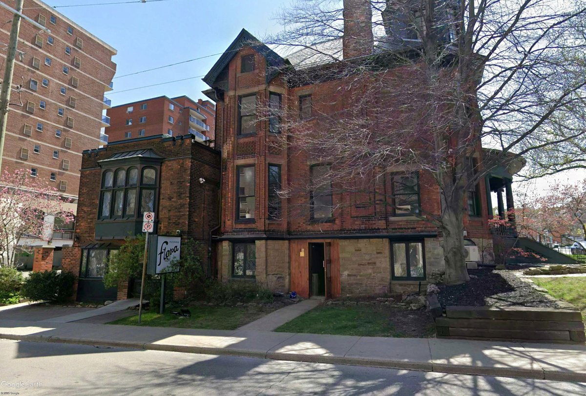 Daphne's, Restaurant in Hamilton