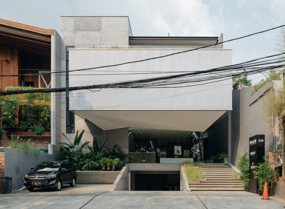 Contra, Restaurant in Jakarta