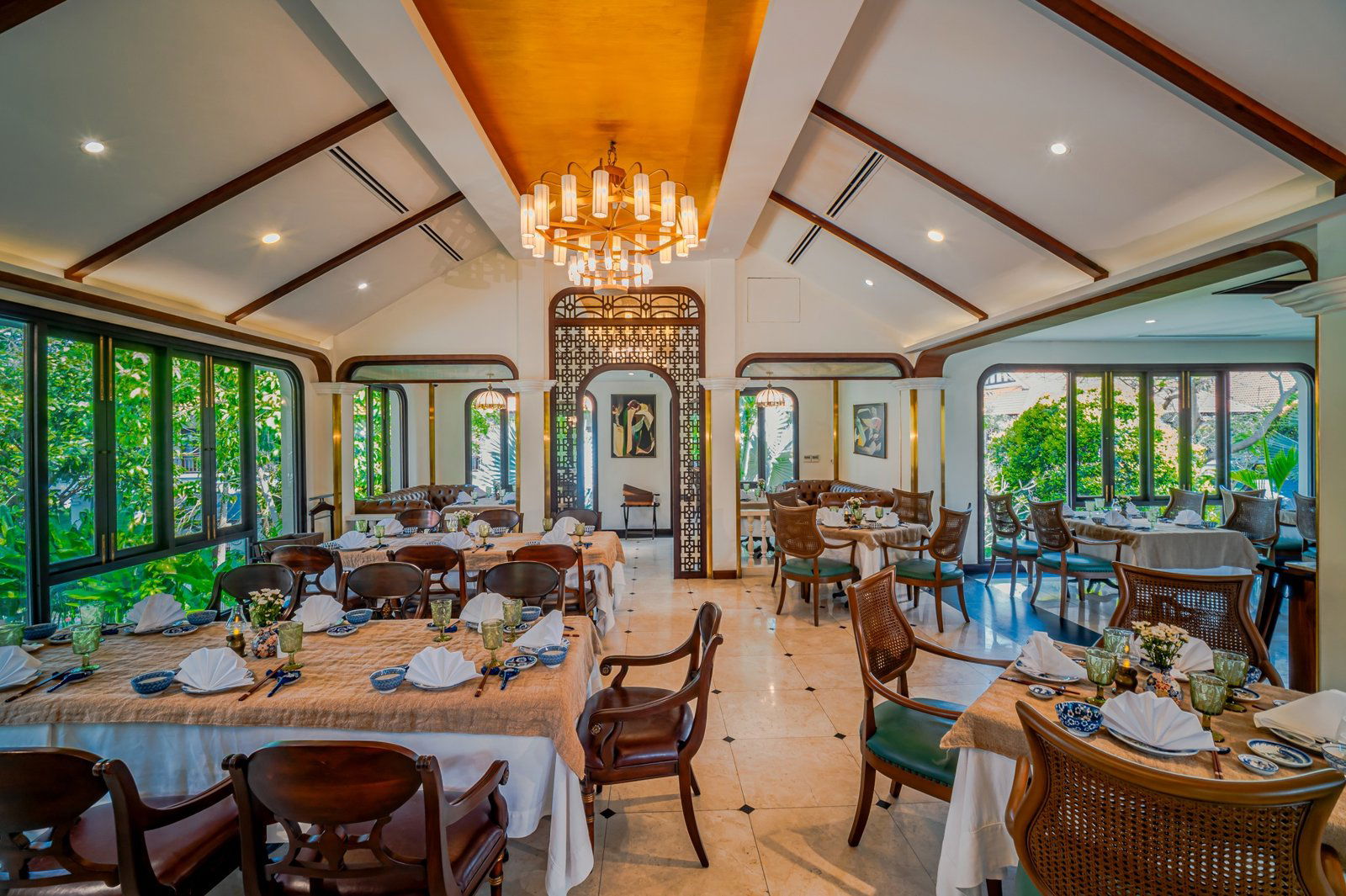 Danaksara Restaurant, Restaurant in Da Nang