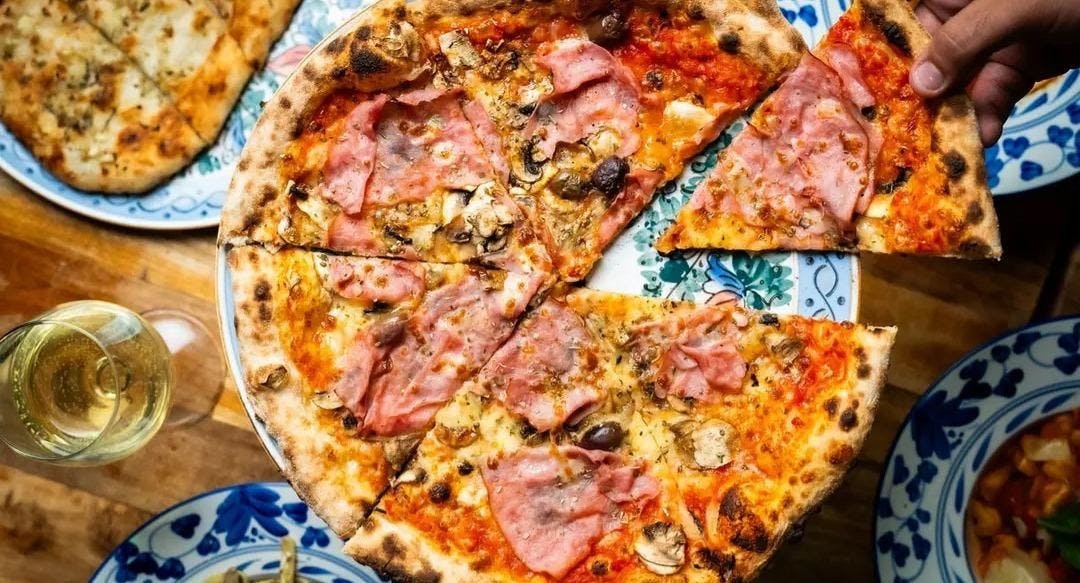 Farina Pizzeria Roseville, Restaurant in Sydney