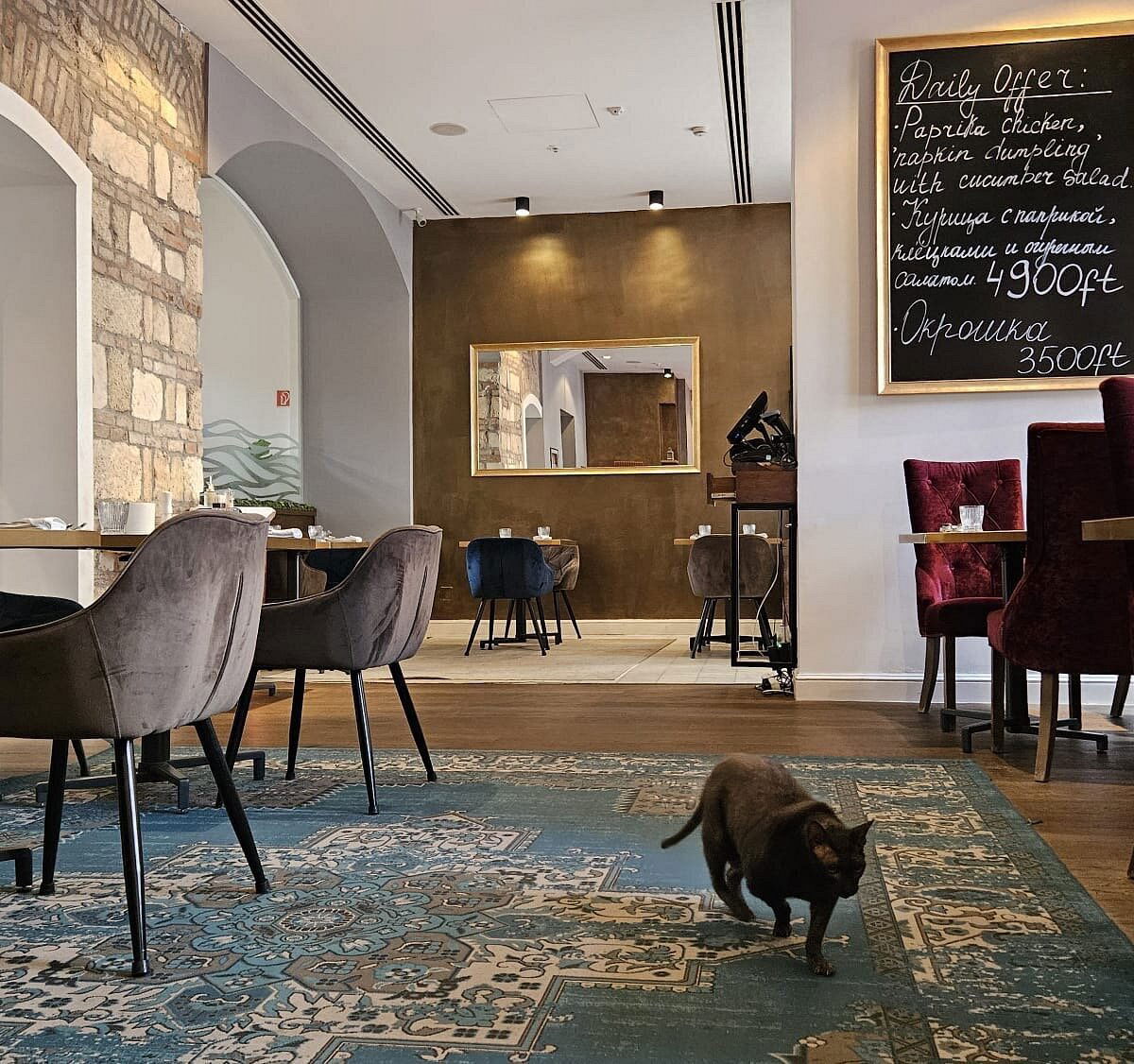 MoszkvaTér, Restaurant in Budapest