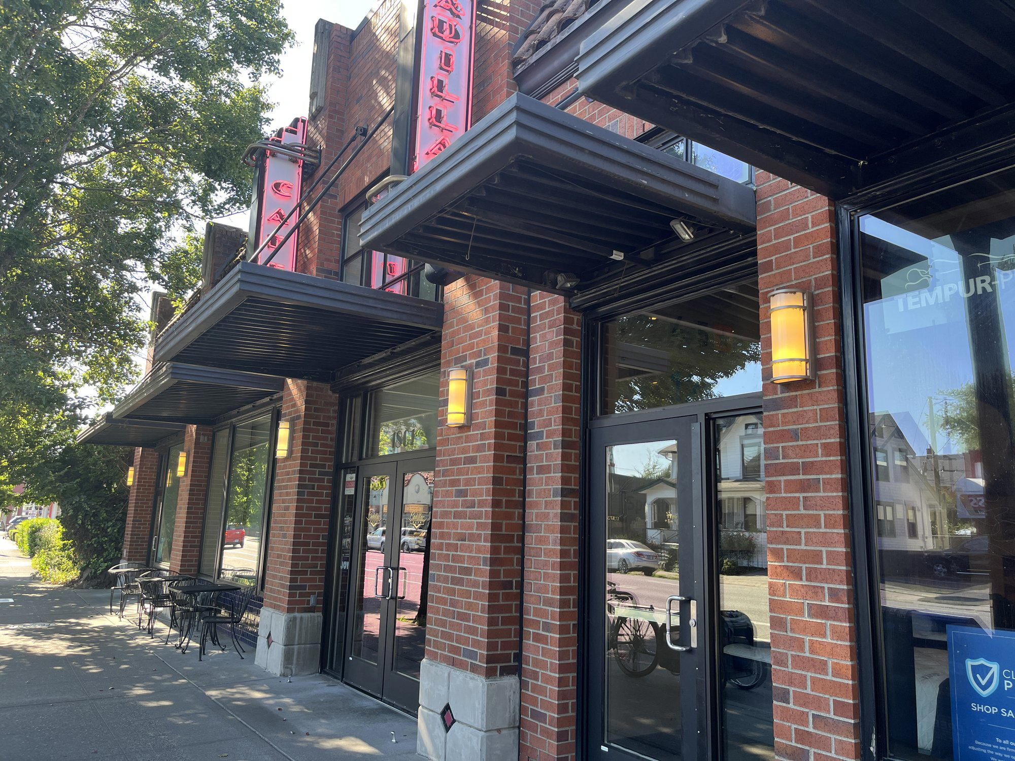 Cadillac Cafe restaurant in Portland, United States